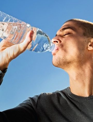 أهمية شرب الماء خلال فصل الصيف