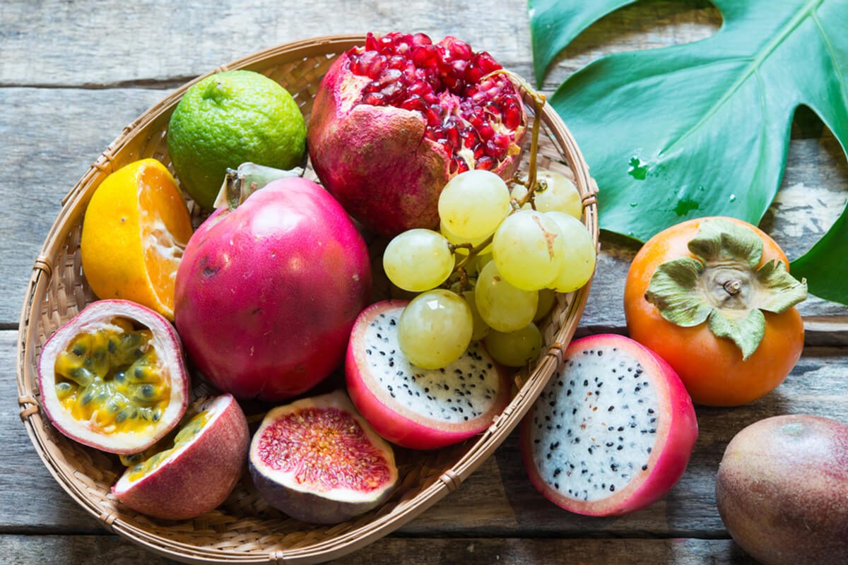وزارة الصحة تكشف عن فوائد الفاكهة الحمراء