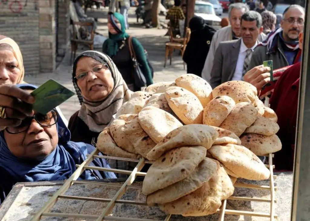 مصير سعر رغيف الخبز المدعم بعد زيادة البنزين والسولار